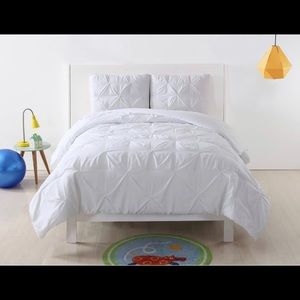 Pleated Solid White Twin XL Comforter Set
